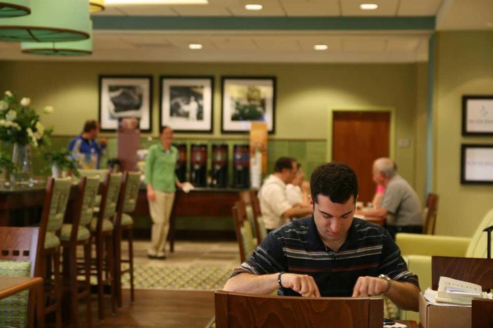 Hampton Inn Bermuda Run / Advance Restoran gambar